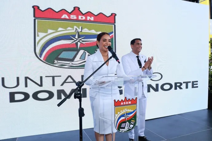 Betty Gerónimo asume como la primera mujer en dirigir Alcaldía de SDN