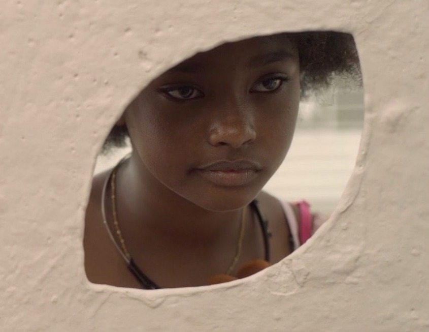 “Boca Chica”, la historia de una niña en la cúspide de la feminidad