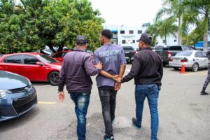 Se entrega otro de los responsables del asalto en comercio de Capotillo