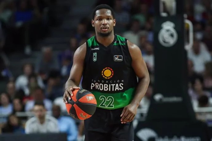 Andrés Feliz, premio al mejor jugador internacional de la liga española de baloncesto