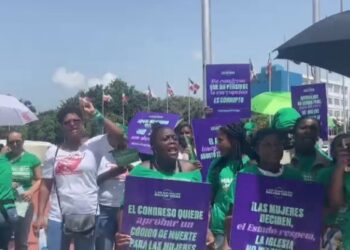 Protestan contra proyecto de Código Penal que excluye las 3 causales