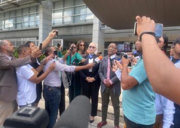 María Corina Machado pide a los «comanditos» de campaña estar activos para manifestaciones