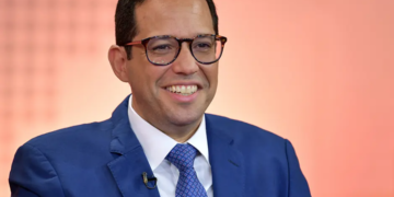 Ministro del MAP dice es necesario aumento del salario mínimo en el sector público