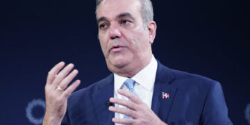 Abinader dispone ampliación cobertura hasta 100% para servicios de salud de  miembros FF.AA.
