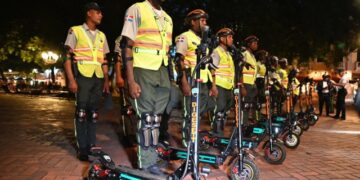 Digesett envía 16 agentes en patinetas eléctricas a Ciudad Colonial para agilizar tránsito