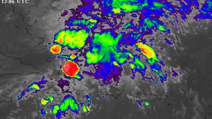 Persisten las lluvias este martes debido a vaguada y acercamiento de onda tropical