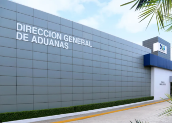 Aduanas incrementa un 30 % la gracia navideña para dominicanos en el exterior