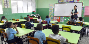 Minerd contratará auxiliares para docentes; conoce los requisitos y salario