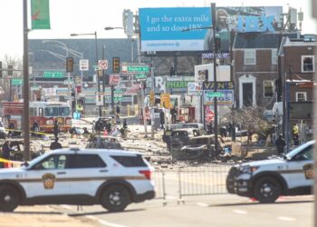 Accidente aéreo en Filadelfia cobra la vida de siete personas; 19 heridos