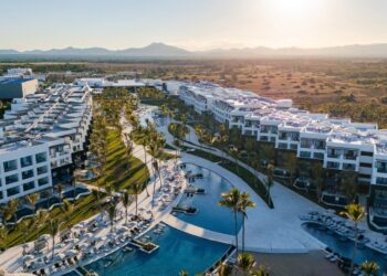 Secrets Tides Punta Cana es reconocido como la Mejor Nueva Propiedad en la Conferencia de Propietarios de las Américas de Hyatt 2025