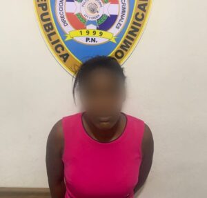 Detienen a una mujer acusada de matar a un hijo de dos años en La Romana