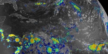 Se forma la primera onda tropical de la temporada de huracanes de 2025 en la Costa Occidental de Africa