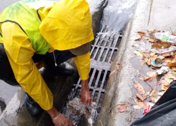 Alcaldía del DN intensifica limpieza de imbornales y filtrantes por fuertes lluvias
