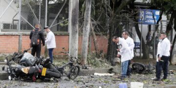 Al menos una persona muerta y nueve heridos por explosión de bombas en Cali