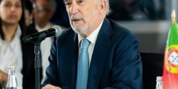 Director de la Real Academia Española aboga por uso de lenguaje claro en las decisiones judiciales