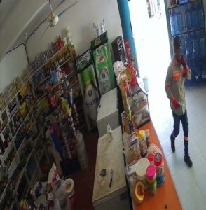 Detienen hombre se hacía pasar por contratista de Edeeste para extorsionar comercios