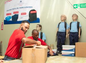 INABIE comienza a recibir artículos para armar kits escolares