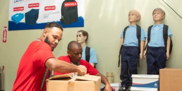INABIE comienza a recibir artículos para armar kits escolares