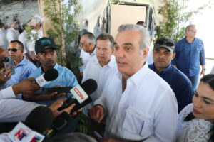 Abinader a sus funcionarios: "Si quieren hacer campaña, deberán dejar sus cargos"