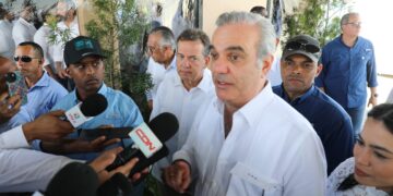 Abinader a sus funcionarios: "Si quieren hacer campaña, deberán dejar sus cargos"