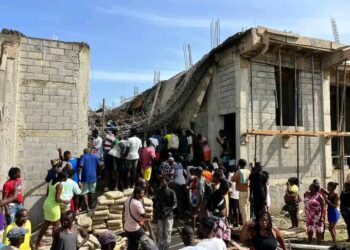 Confirman varios muertos y heridos tras desplome de construcción en Juana Méndez, Haití