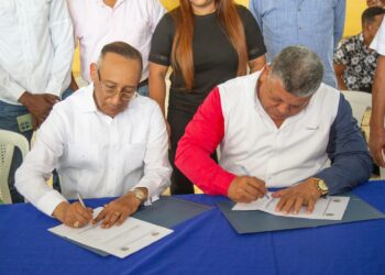 Estudiantes universitarios residentes en La Victoria tendrán pase gratuito al metro y teleférico tras firma de acuerdo