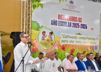 Eddy Olivares encabezó la apertura del año escolar 2025-2026 en Monseñor Nouel