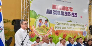 Eddy Olivares encabezó la apertura del año escolar 2025-2026 en Monseñor Nouel
