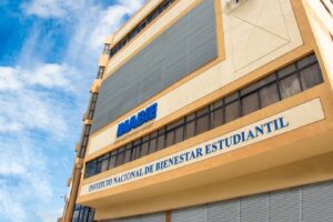 Investigan a cuatro suplidores por presunta colusión en licitación del almuerzo escolar