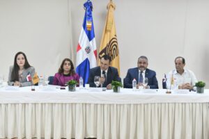 JCE presenta nueva cédula de identidad y electoral al Codessd y Participación Ciudadana