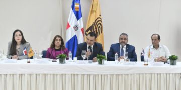 JCE presenta nueva cédula de identidad y electoral al Codessd y Participación Ciudadana