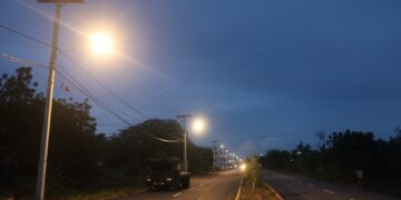 En primer semestre 2025, Edeeste puso en funcionamiento más de 15 mil luminarias
