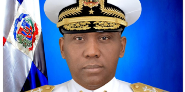 Abinader designa a Crisóstomo Martínez como nuevo comandante general de la Armada