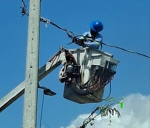 Edeeste desmantela conexiones ilegales en sector Villa España, San Pedro de Macorís