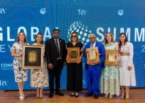 Celebran el Global Summit “Fe y Sociedad” en el Mes de la Biblia