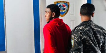 Se entrega "Yamany", implicado en violento atraco contra una mujer en Santiago