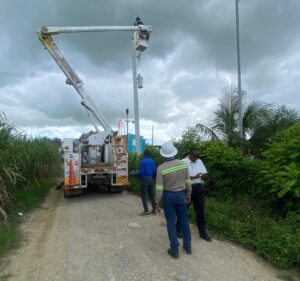 EDEESTE realiza operativo en Higüey y desmantela nueve transformadores instalados de forma irregular