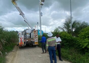 EDEESTE realiza operativo en Higüey y desmantela nueve transformadores instalados de forma irregular