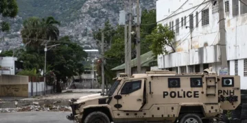 Tiroteo en los alrededores del Palacio Nacional de Haití obliga a evacuar a ministros