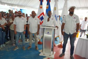 Más de 6 mil personas serán beneficiadas con títulos de propiedad en SDO