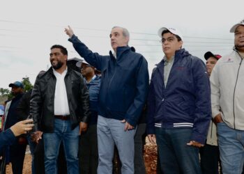 Abinader supervisa funcionamiento de la cañada Villa Linda