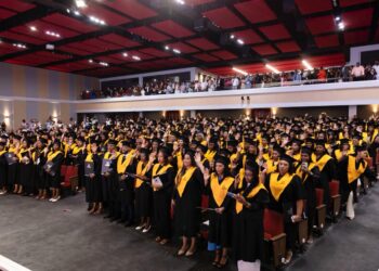 UNIREMHOS gradúa 540 profesionales de grado y postgrado