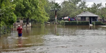 Más de 16.000 evacuados por un río desbordado en el este de Cuba