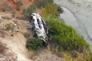 Al menos 37 personas muertas tras la caída de un autobús a un abismo en el sur de Perú