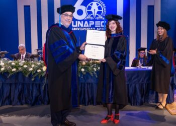 rene Vallejo exhorta a las universidades a liderar una "revolución de la lectura" para enfrentar era de la desinformación