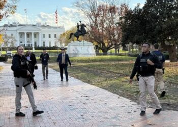 Dos agentes de la Guardia Nacional heridos en un tiroteo cerca de la Casa Blanca