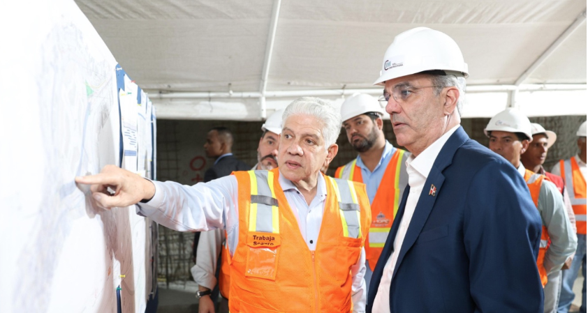 Presidente Abinader realiza visita de supervisión al túnel bajo la Plaza de la Bandera Presidente Abinader realiza visita de supervisión al túnel bajo la Plaza de la Bandera