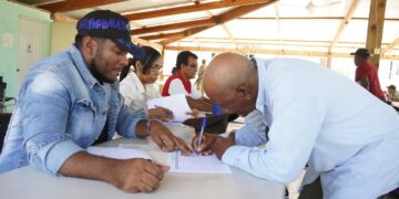 Gobierno avanza proceso de compensación económica con comunitarios de Monte Grande por un monto de RD$48 millones