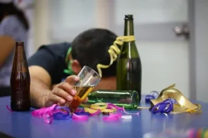 Trece menores de edad se intoxicaron con alcohol durante fiestas por la Navidad en el país