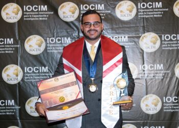 Reconocen al doctor Julián Rodríguez en Premiación de Salud Internacional de IOCIM